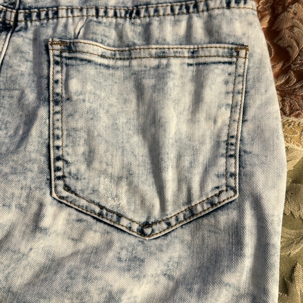 BLUE FAITH. Distressed Jean Skirt. Button Closure. Size Small. Two front pockets - Picture 14 of 14